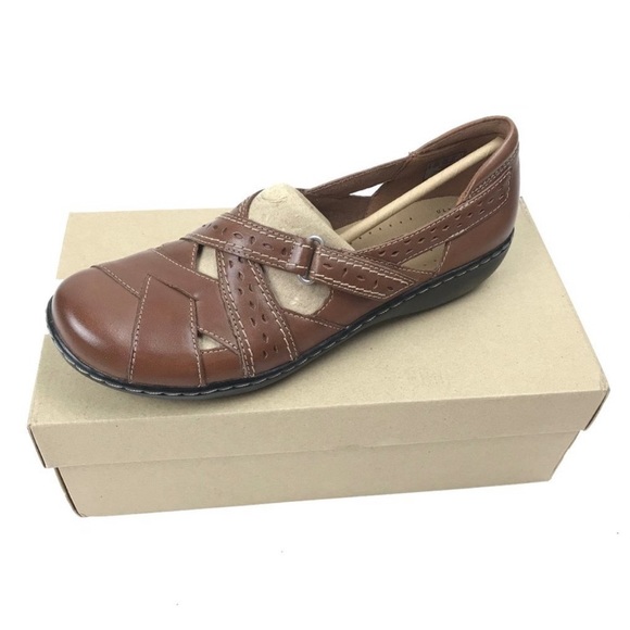 Clarks Collection - Picture 2 of 5